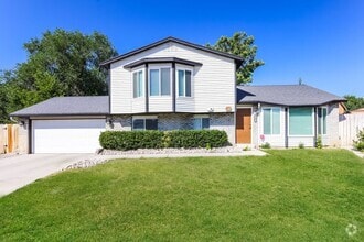 Building Photo - Coming soon 3 Bedroom/2 Bathroom Taylorsvi...