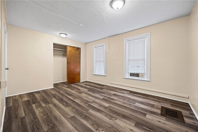 Building Photo - 75 Hamilton St