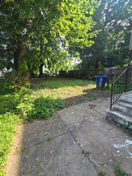 Building Photo - 280 W Ivy St