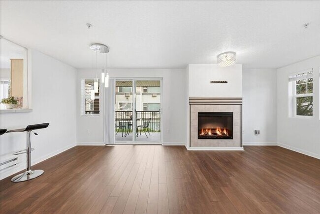 Building Photo - $1,895 • Modern 2BR Condo in Tanasbourne – Garage Included!