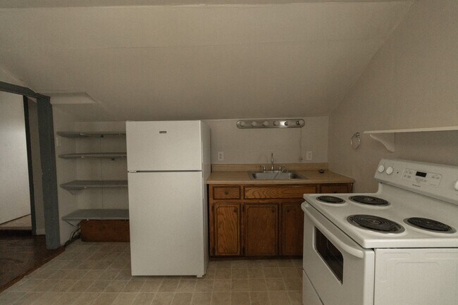 Building Photo - 1105 Hamilton Way