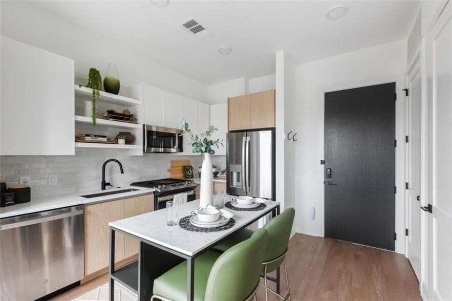 Building Photo - 665 Auburn Ave NE