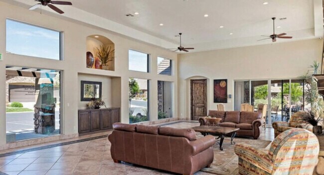 Building Photo - 1922 N Pebble Beach Dr