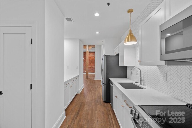 Building Photo - 310 Arlington Ave