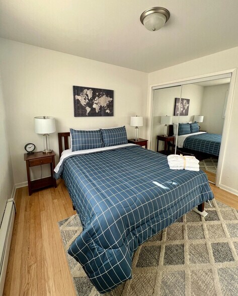 Building Photo - 517 E Division St