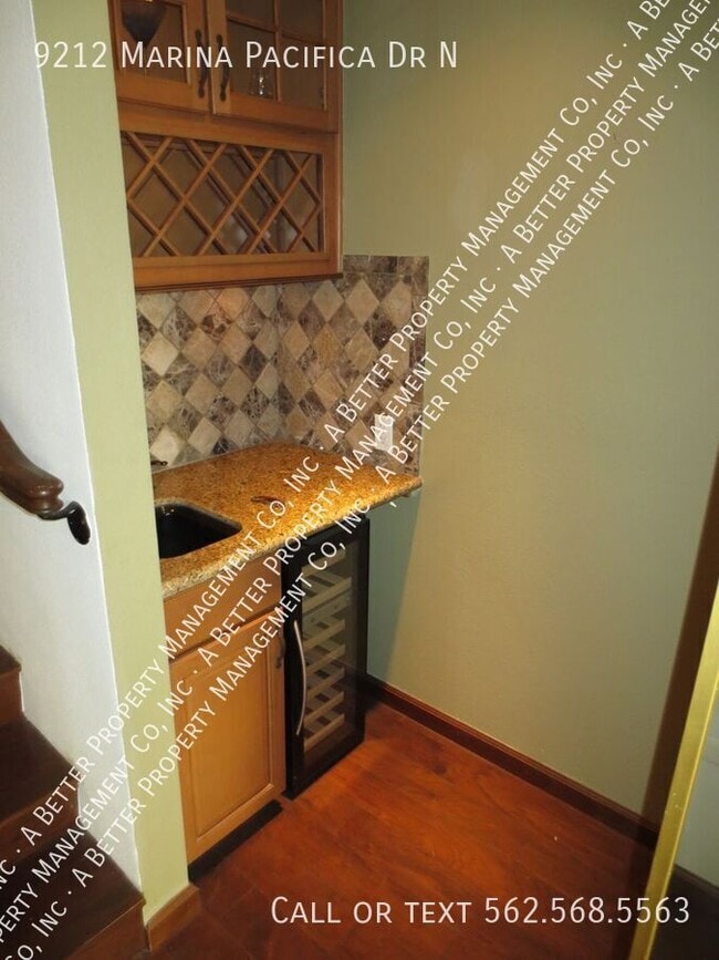 Building Photo - 9212 Marina Pacifica Dr N