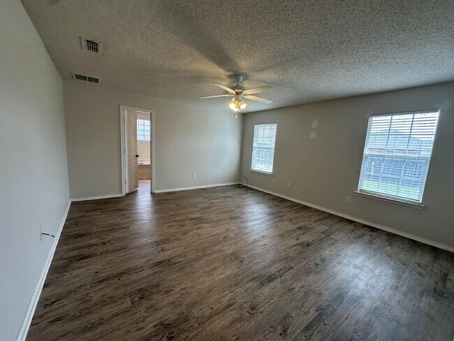 Building Photo - Charming North Lubbock Home with Spacious ...