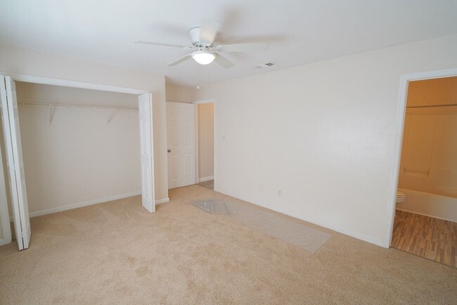 Building Photo - 3178 N Ridge Rd