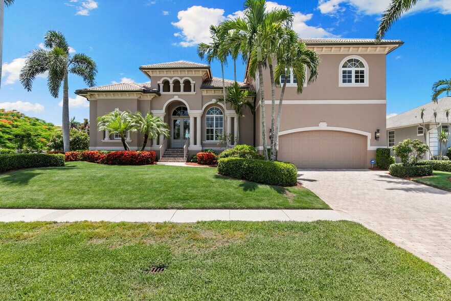 Building Photo - 872 Banyan Ct