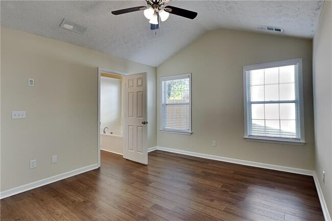 Building Photo - 3165 Bellestone Ct