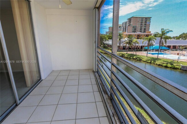 Building Photo - 505 E Dania Beach Blvd