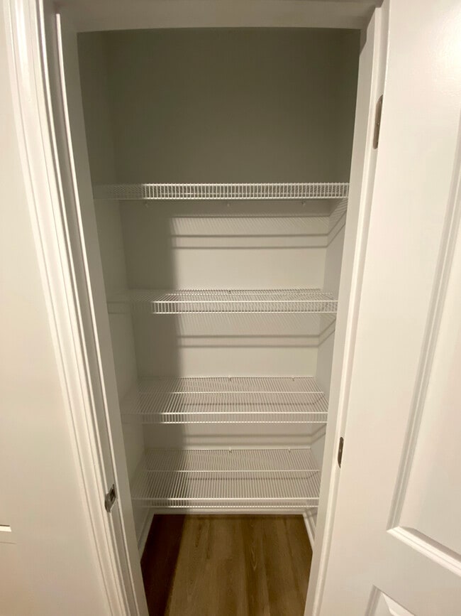 Building Photo - 810 Discovery Cove