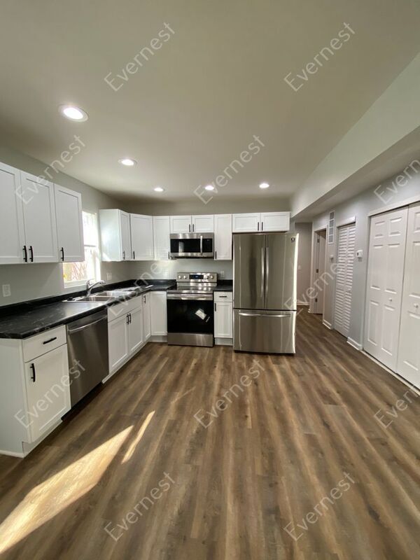 Building Photo - 838 Lock Ave