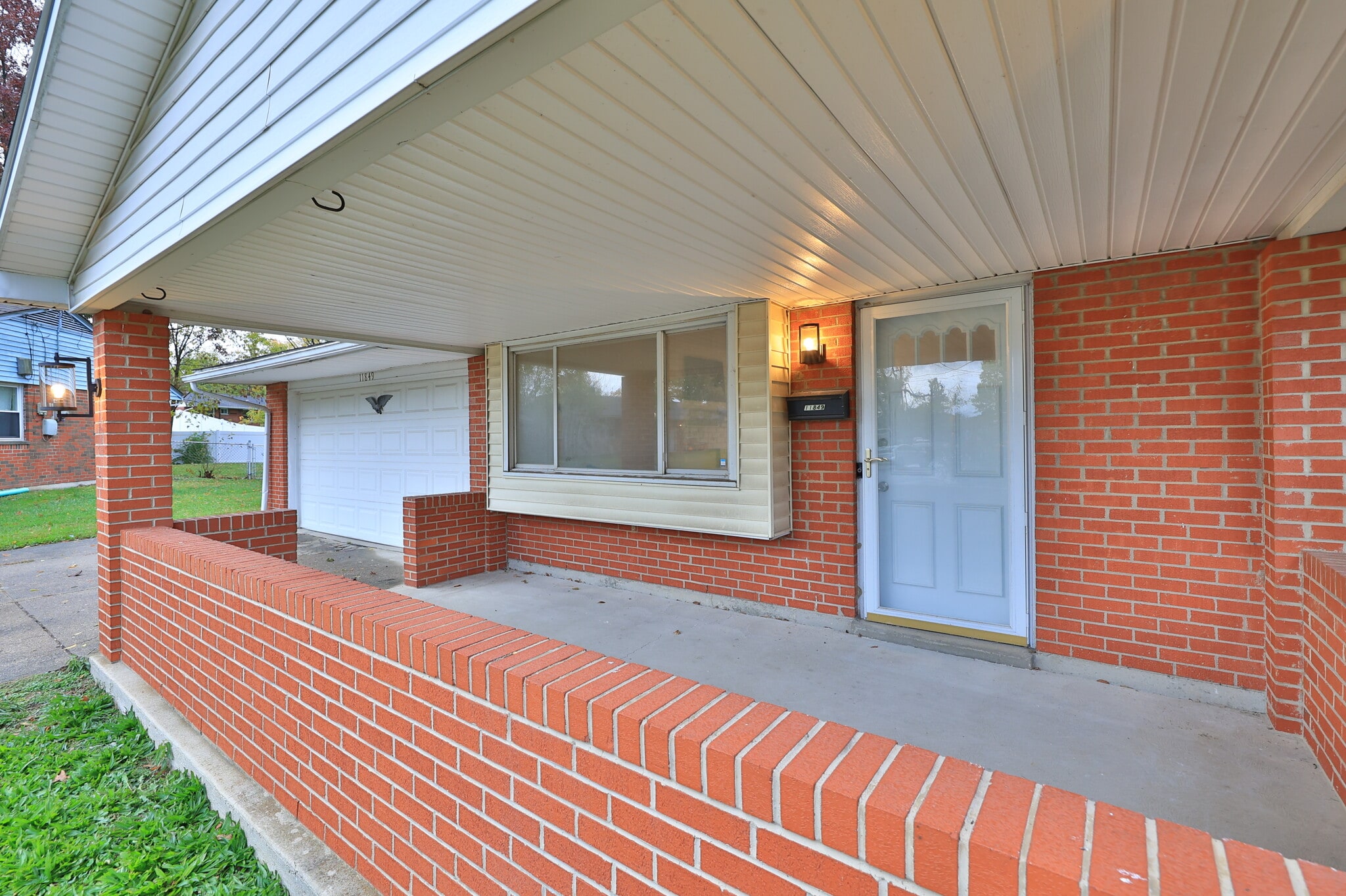 Covered Front Porch - 11849 Ramsdale Ct
