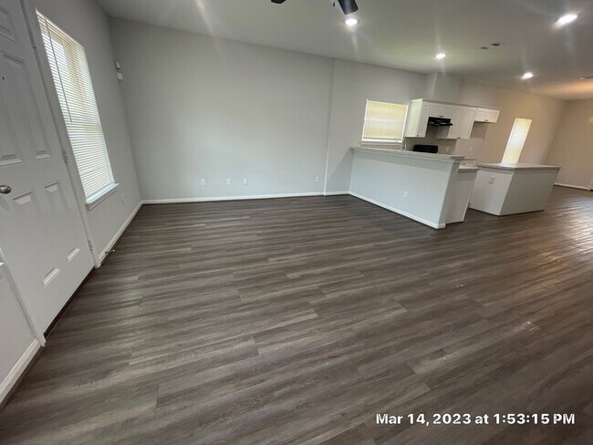 Building Photo - 9014 Everglade Dr