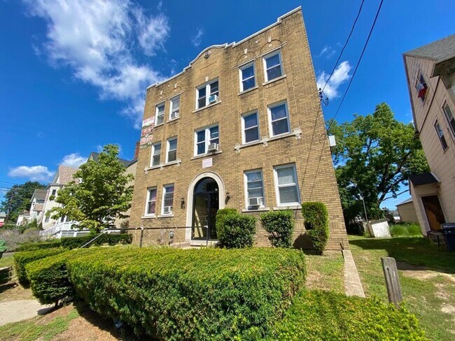 Interior Photo - 46 Grace St / Dorothy Apartments, LLC