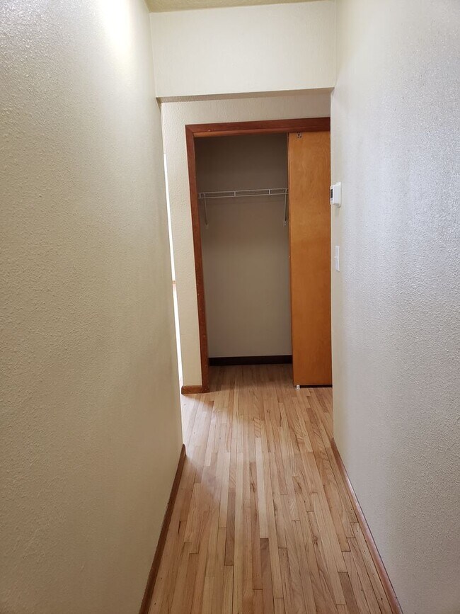 Building Photo - 1417 3rd Ave NW