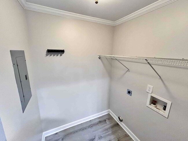 Building Photo - Charming 1 BR/1 BA Condo in Gated Sandy Sp...