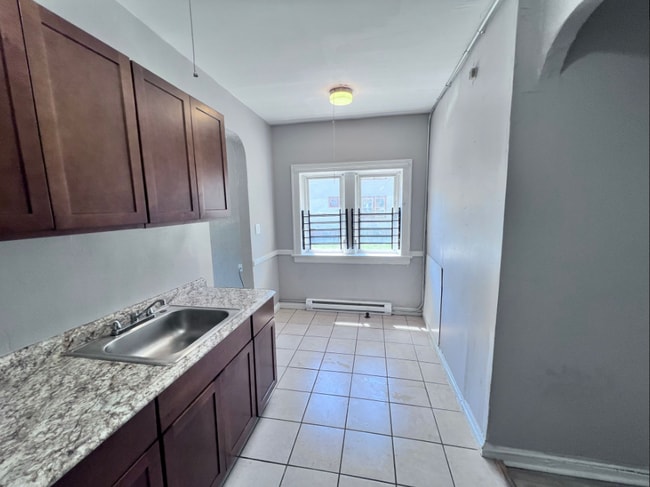 Building Photo - 848 Linn Dr