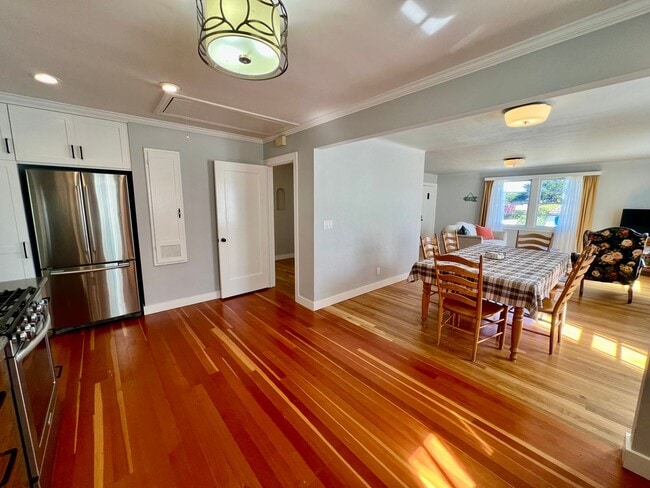 Building Photo - Charming Furnished Home in PG available May 01, 2026!