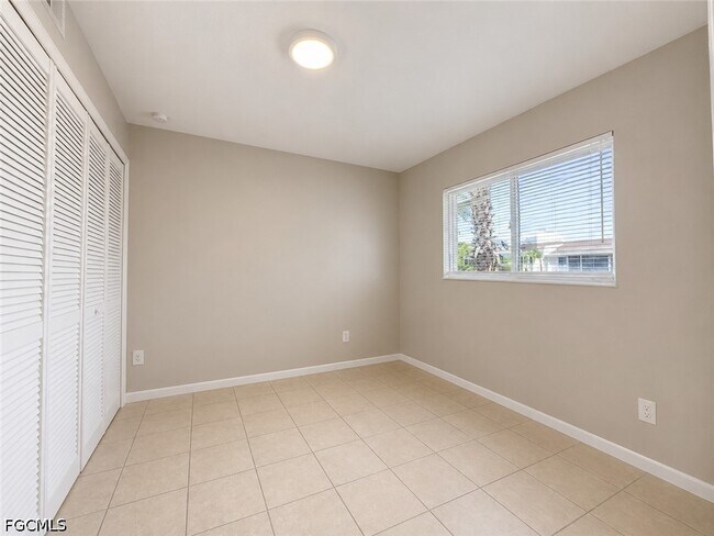 Building Photo - 1107 SE 46th Ln
