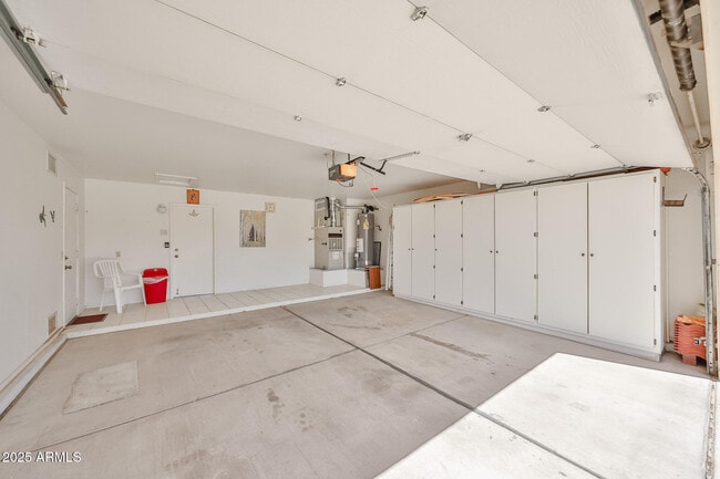 Building Photo - 14518 W Heritage Dr