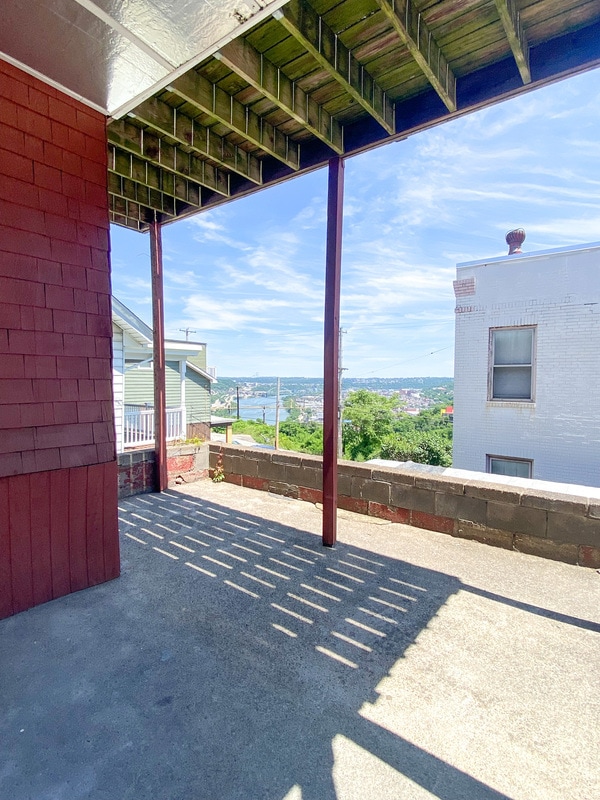 Building Photo - 8 E Sycamore St
