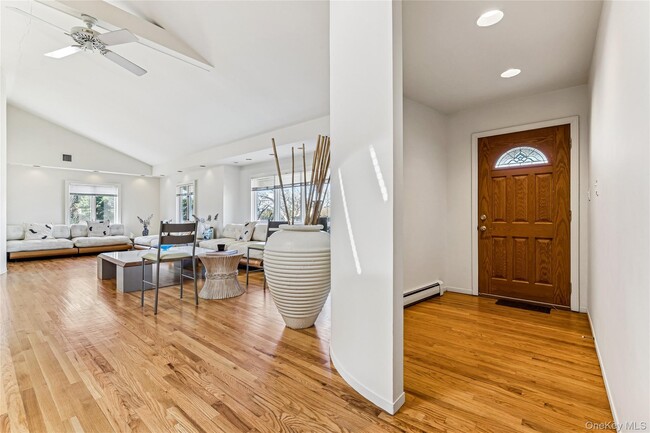 Building Photo - 22 Meadow Ln