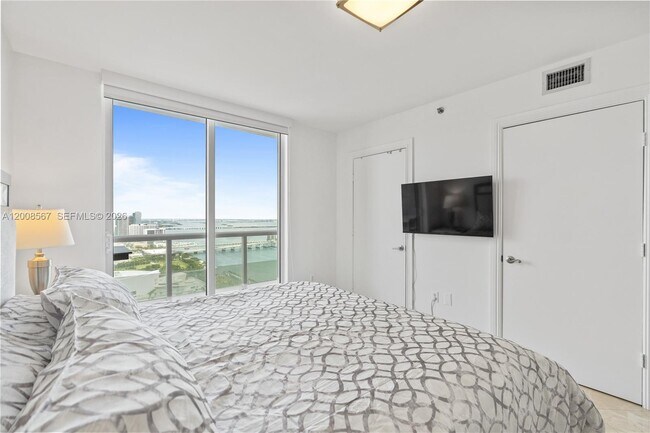 Building Photo - 50 Biscayne Blvd