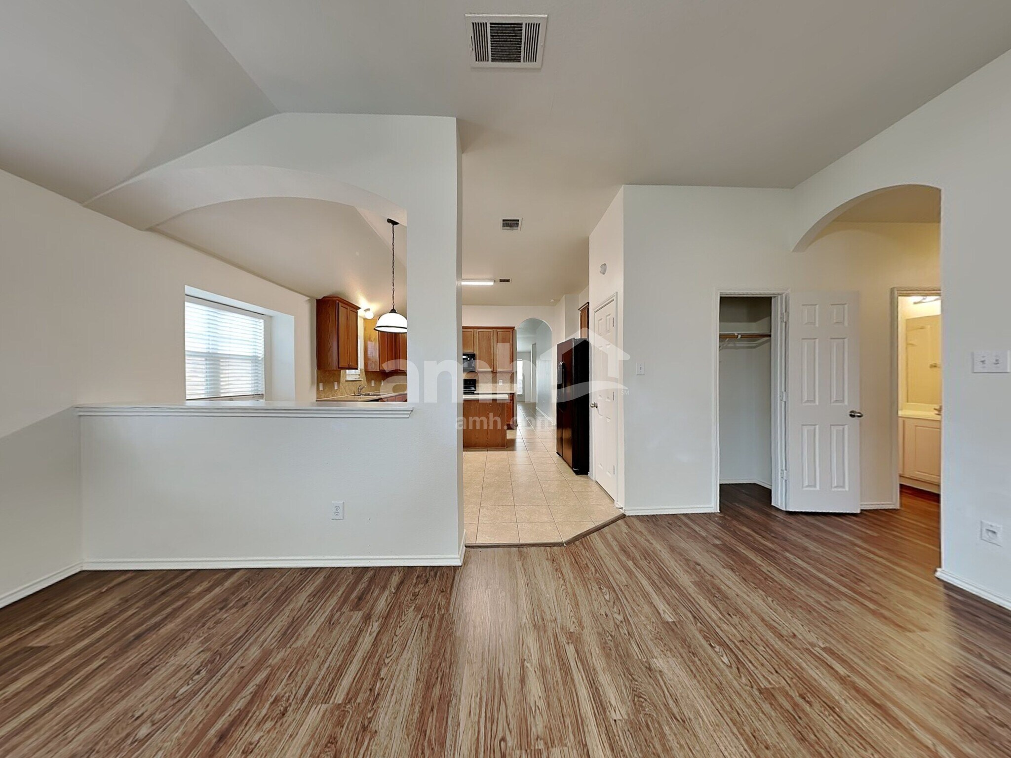 Building Photo - 121 Campos Dr