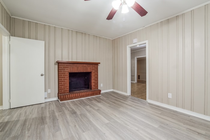 Building Photo - 415 N Pine St