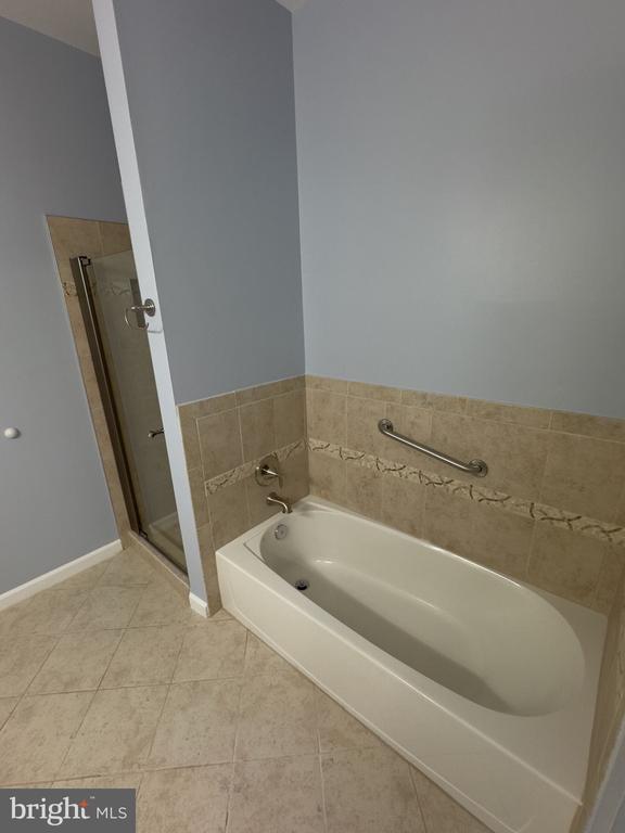 Building Photo - 6553 Grange Ln