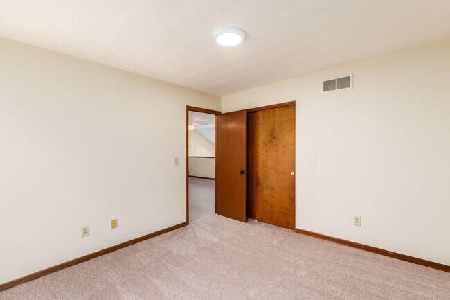 Building Photo - 8287 Talia Ct
