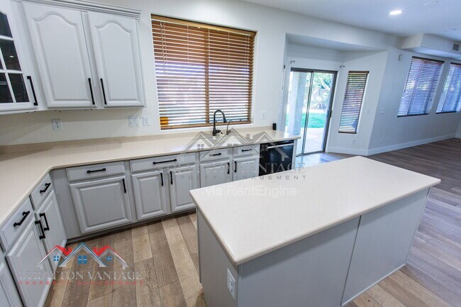 Building Photo - 14616 W Windward Ave