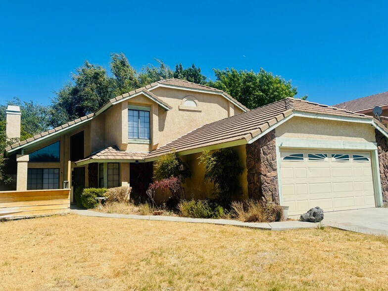 Building Photo - 43242 Cottage Ln