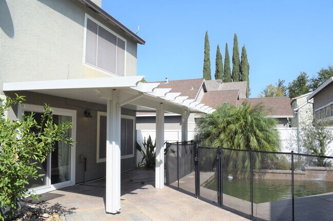 Building Photo - 9456 Cedarview Way