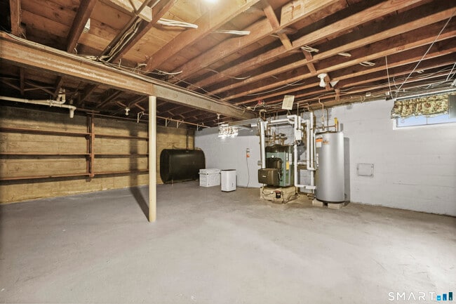 Building Photo - 111 Mayweed Rd