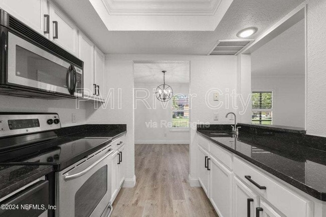 Building Photo - 908 Shoreline Cir