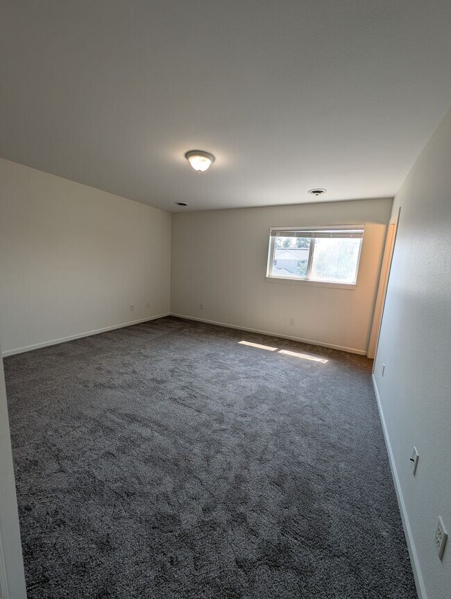 Building Photo - 1115 W Park Ave