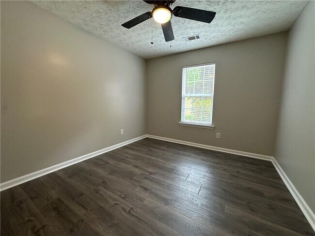 Building Photo - 1080 Hunters Crossing Ln