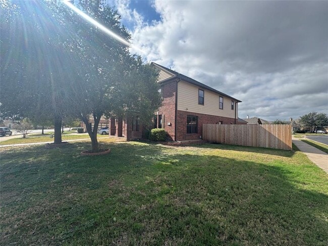 Building Photo - 500 Springbrook Rd