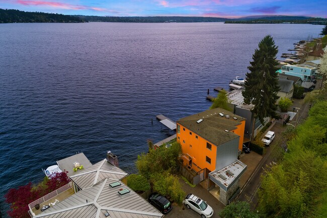 Building Photo - 10514 Riviera Pl NE