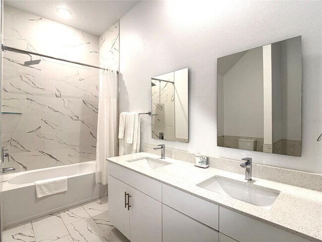 Building Photo - 332 Famagusta Dr