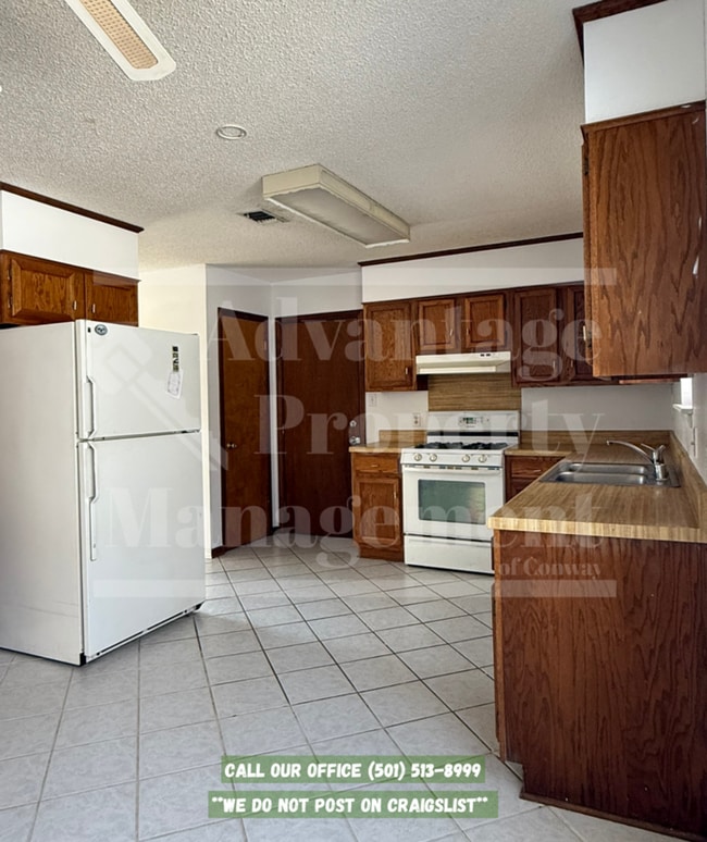 Building Photo - 24 Fair Oaks Dr