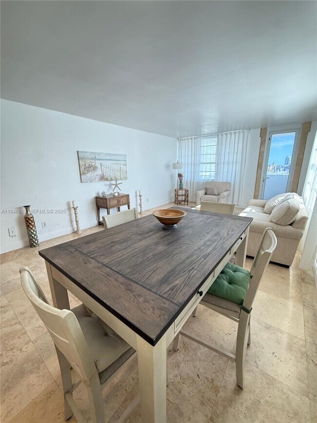 Building Photo - 100 Lincoln Rd