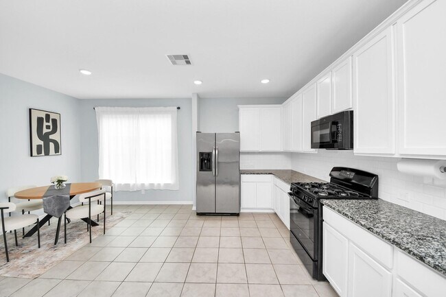 Building Photo - 208 Salange Ln