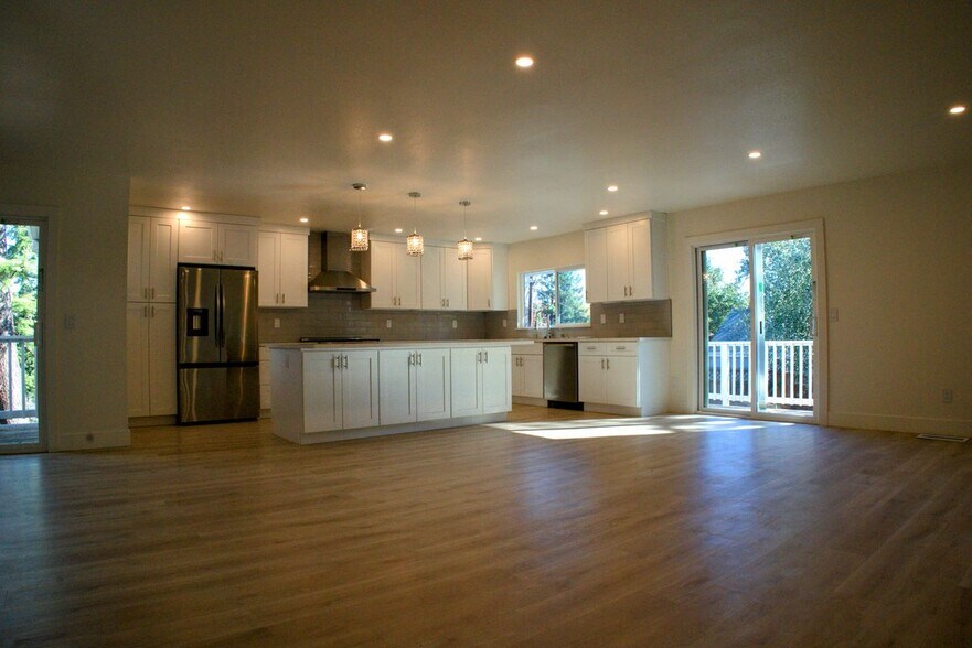 Building Photo - 604 Los Olivos Rd