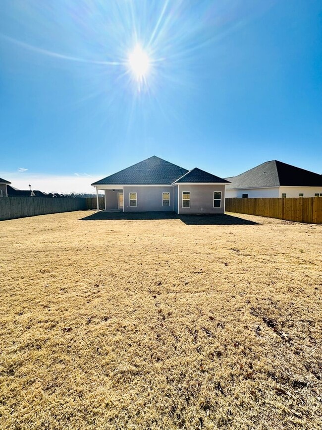 Building Photo - 103 Garrett Ln