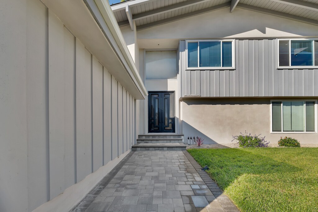 Building Photo - 19653 Valdez Dr