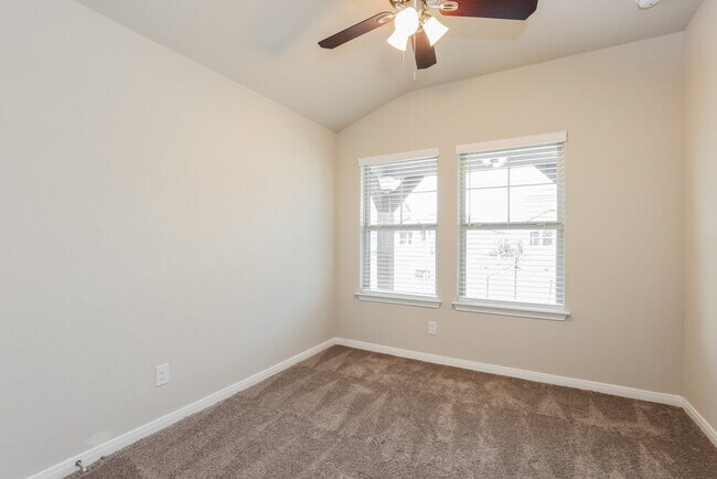 Building Photo - 1239 William Crst